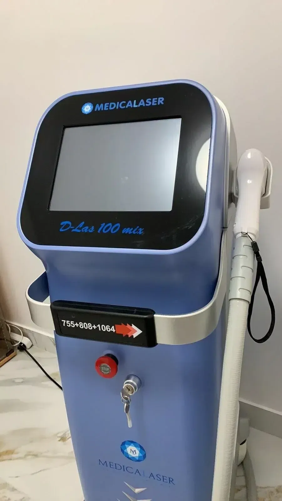 Medicalaser D-Las 100 mix diode laser in a Viva Clinic treatment room
